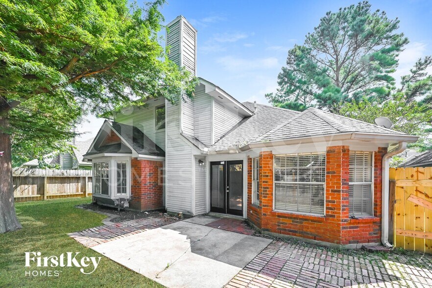 Building Photo - 15966 Oak Mountain Dr