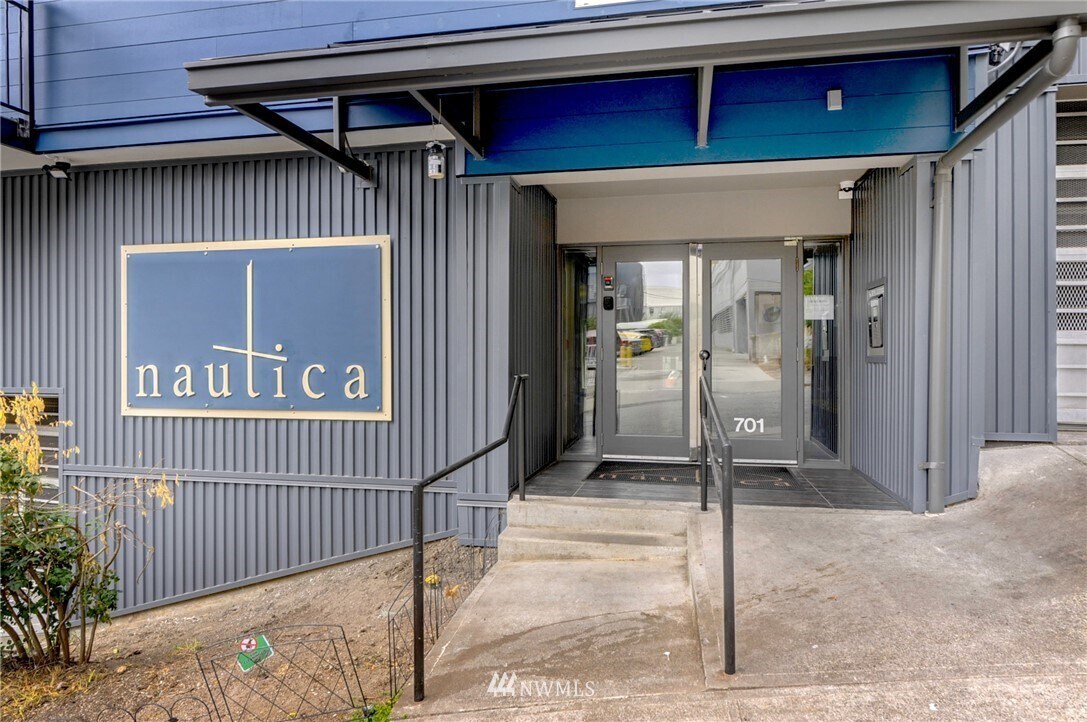 Building Entrance - 701 Galer St