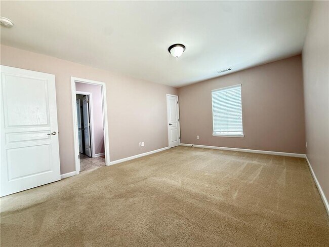 Building Photo - 279 Pendergast Dr SW