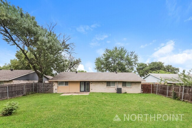 Building Photo - 3 BR/2BA | Newly Renovated Single Family Home | With Garage| Spacious Layout & Modern Upgrades!