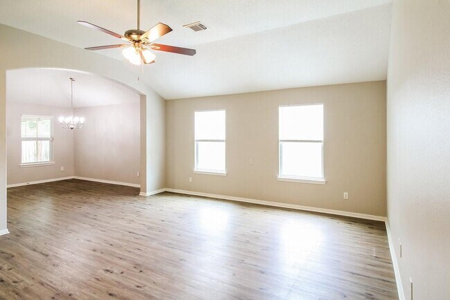 Building Photo - 1083 Shadow Glenn Dr