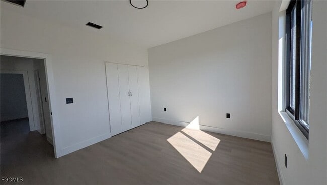 Building Photo - 8033 Oakleaf Cir