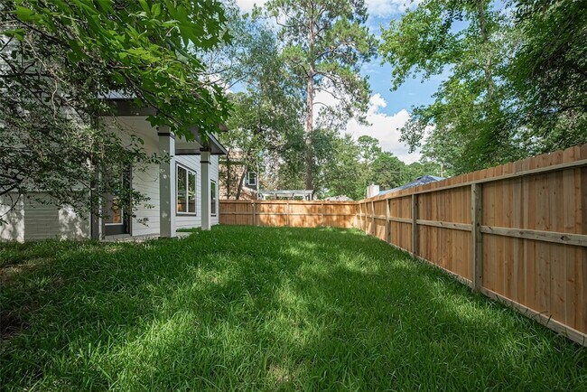 Building Photo - 11622 Twain Dr