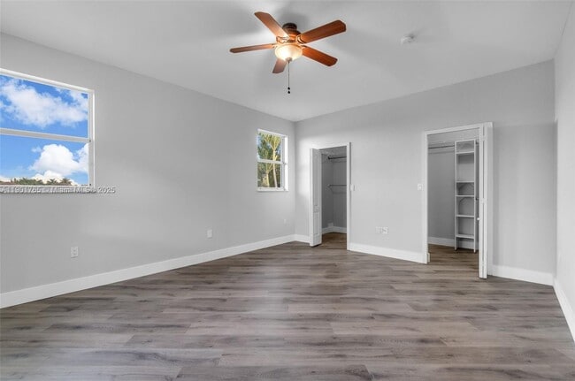 Building Photo - 6425 SW 164th Ave