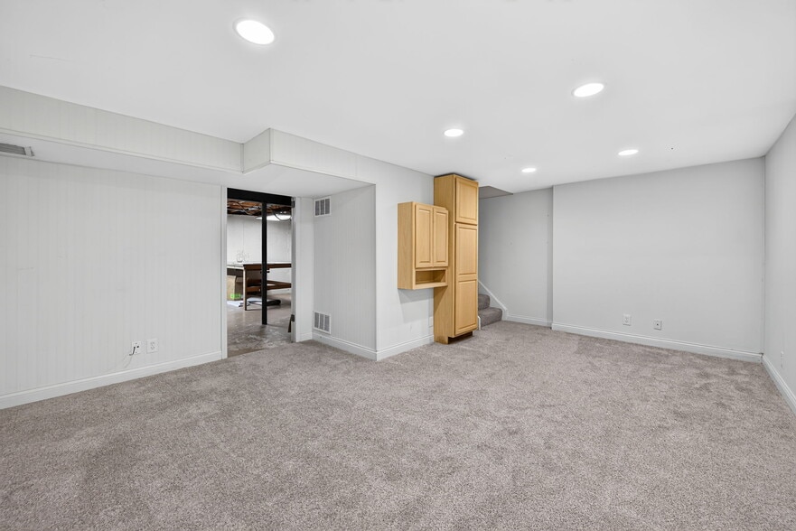 Building Photo - 13391 Hiddendale Ln