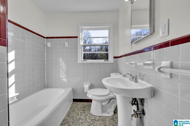 Building Photo - 101 23rd Terrace NW