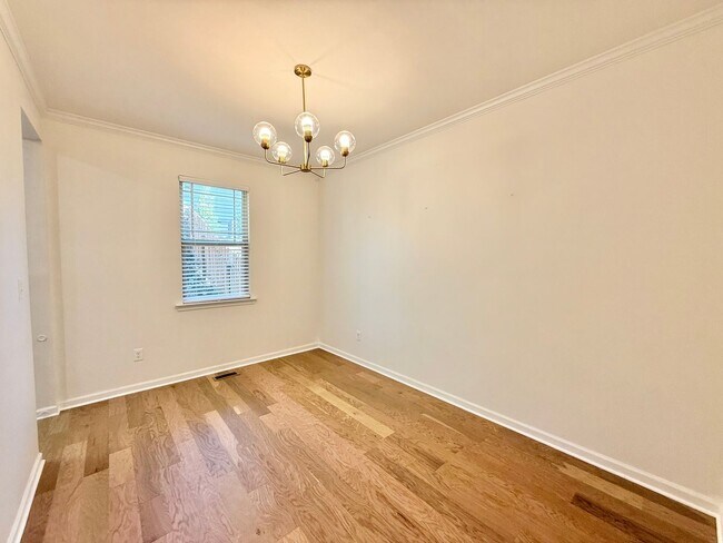 Building Photo - Newly Remodeled 4BD, 2.5BA Raleigh Corner-...