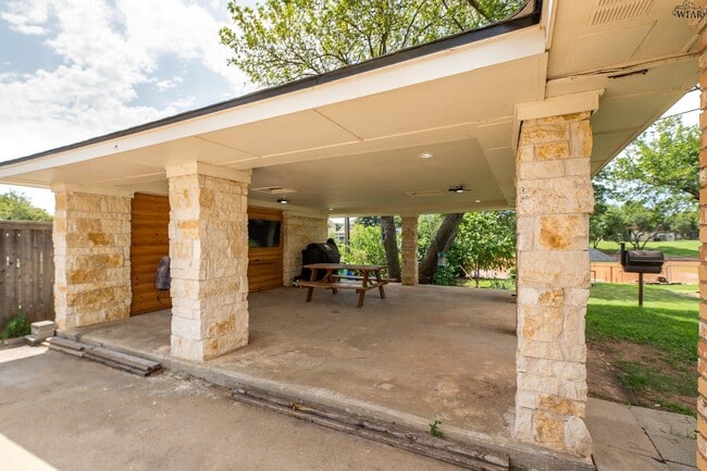 Building Photo - 4411 Shady Ln