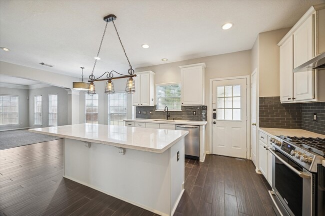 Building Photo - 25126 Barmby Dr