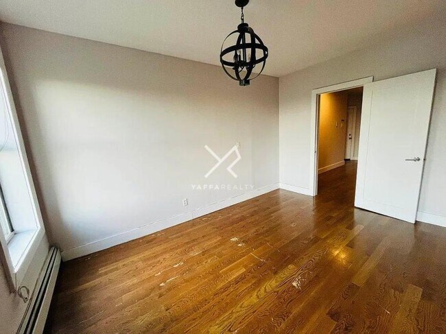 Building Photo - 3 bedroom in Brooklyn NY 11233