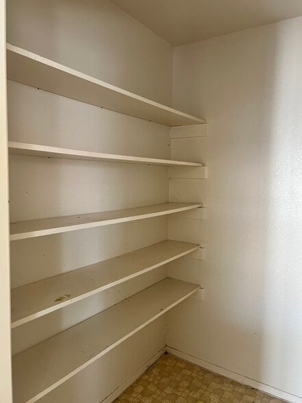 Building Photo - 1555 Nogalitos St