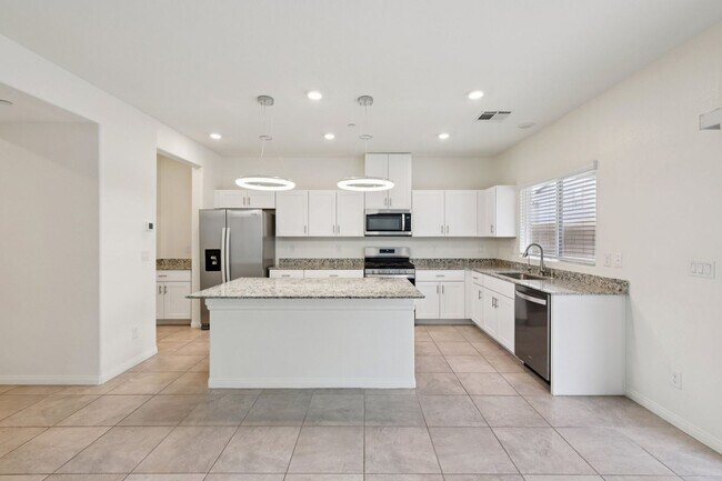 Building Photo - 10971 Meridian Flds Ave