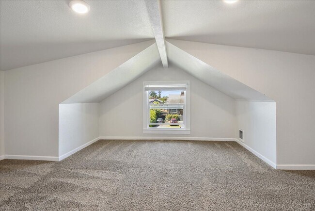 Building Photo - 1511 McDougall Ave