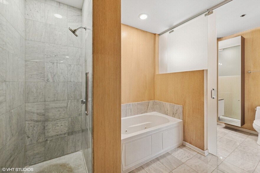 Building Photo - 600 N Fairbanks Ct