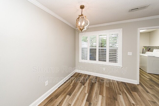 Building Photo - 252 Howle Ave