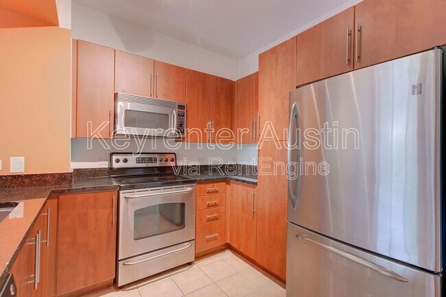 Building Photo - 54 Rainey St