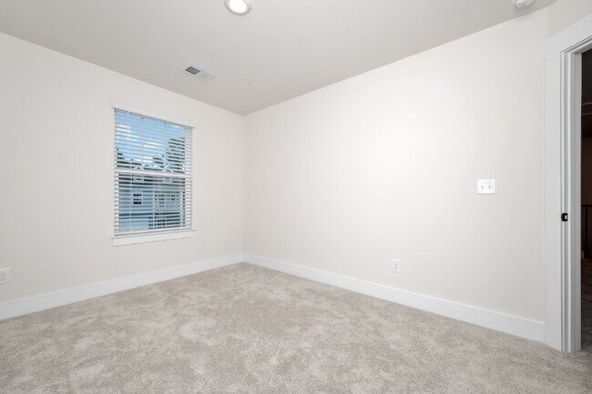 Building Photo - Stylish 3BR/2.5BA Craftsman Home with Loft...