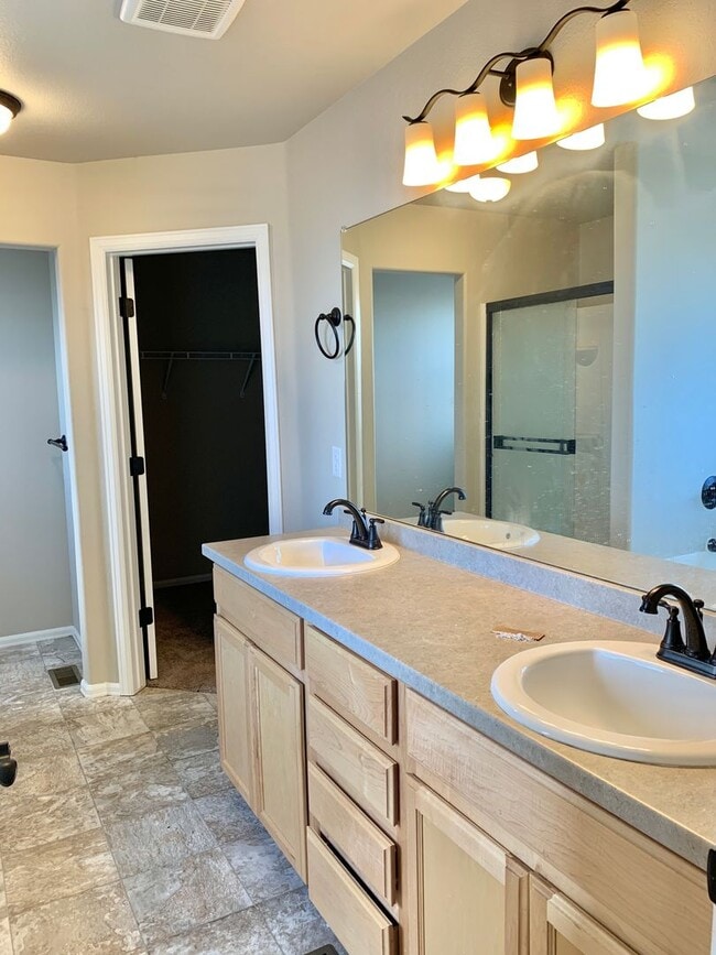 Building Photo - Price Reduced plus FREE JANUARY RENT!!! Beautiful 4 Bed/3 Bath West Greeley Home – Spacious Lot &...