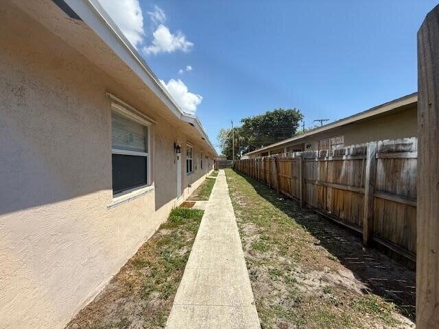 Building Photo - 905 9th St