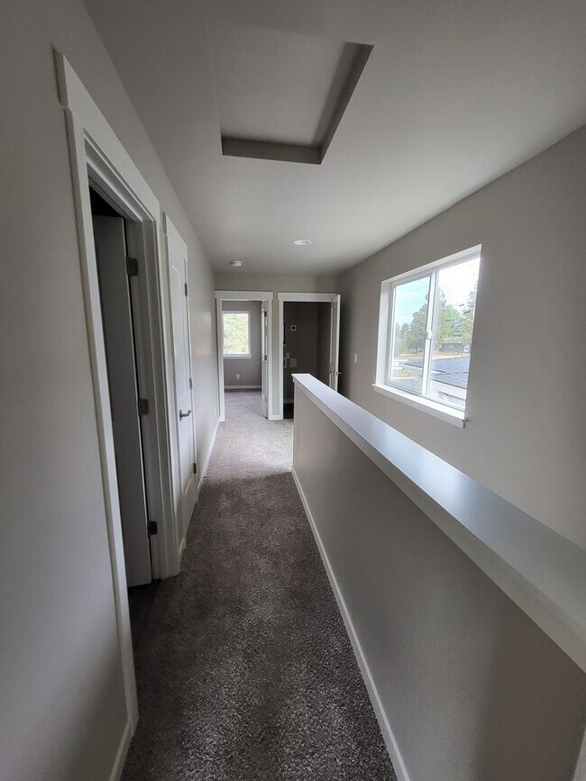 Building Photo - 61570 SE Lucia St