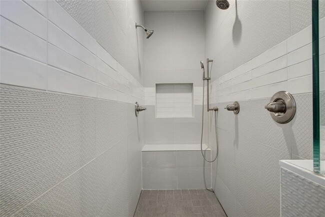Building Photo - 4412 Caswell Ave