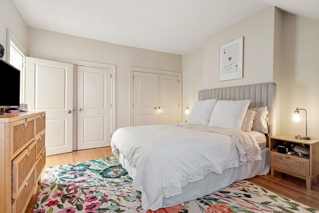 Building Photo - 70 Rutland St