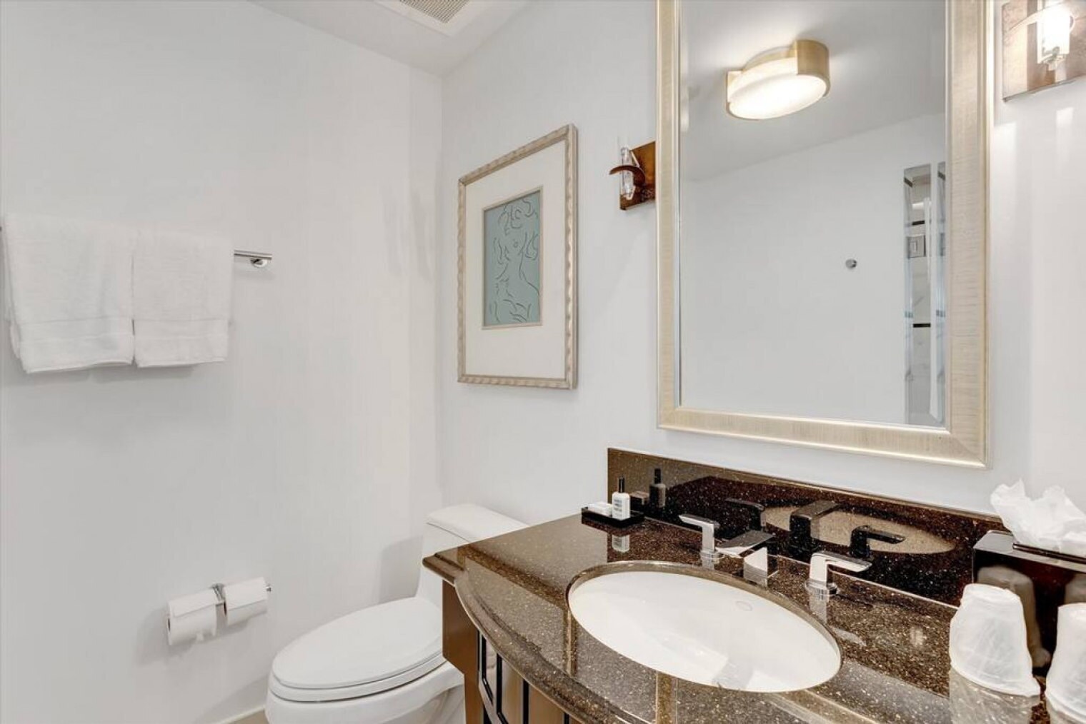Building Photo - 4391 Collins Ave