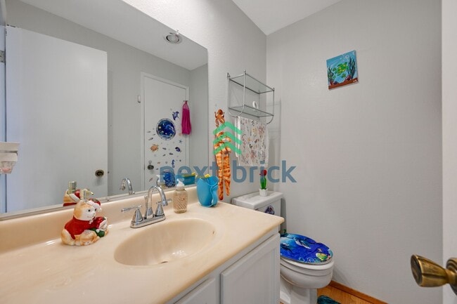 Building Photo - Charming 3-bedroom, 2.5 baths | Family-Friendly Bellevue Crossroads Neighborhood