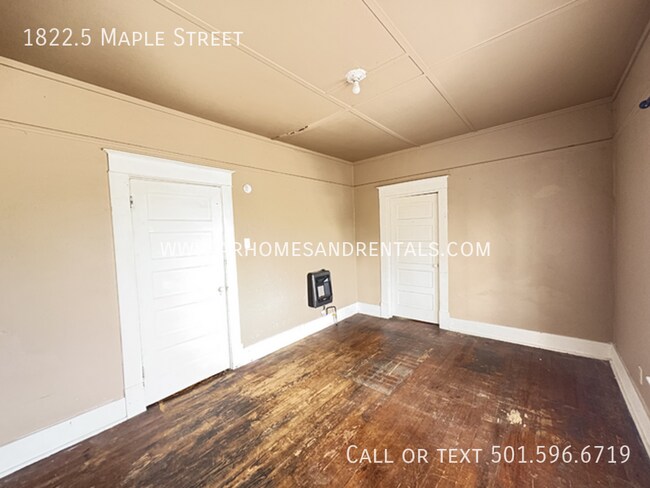 Building Photo - 1822.5 Maple St