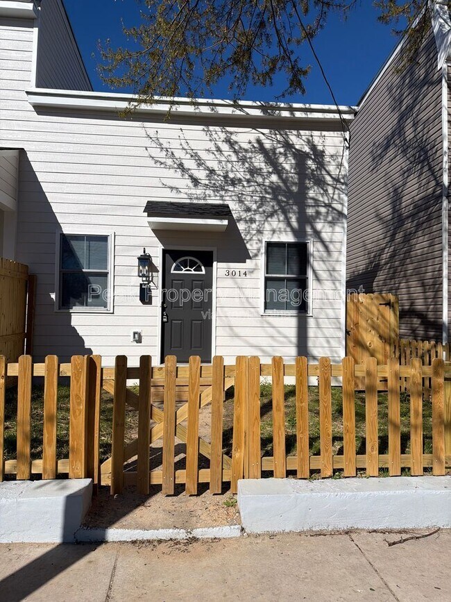 Building Photo - 3014 Parkwood Ave