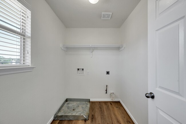 Building Photo - 15902 Arapaho Bend Ln