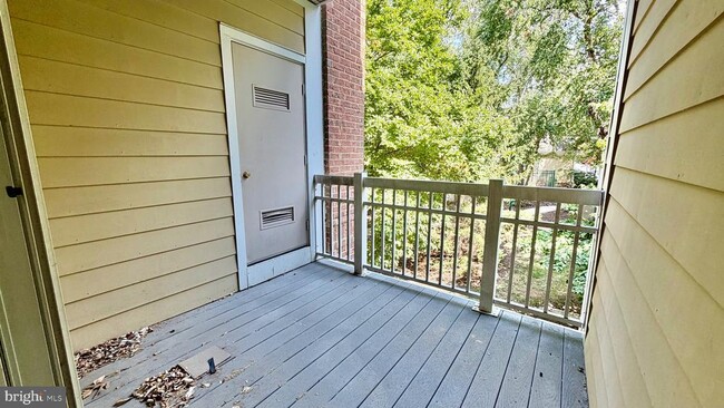 Building Photo - 2203 Westcourt Ln