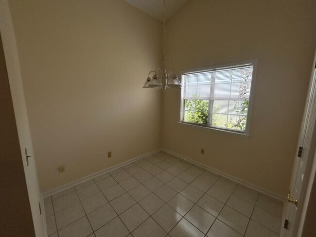 Building Photo - 1201 Formby Ct