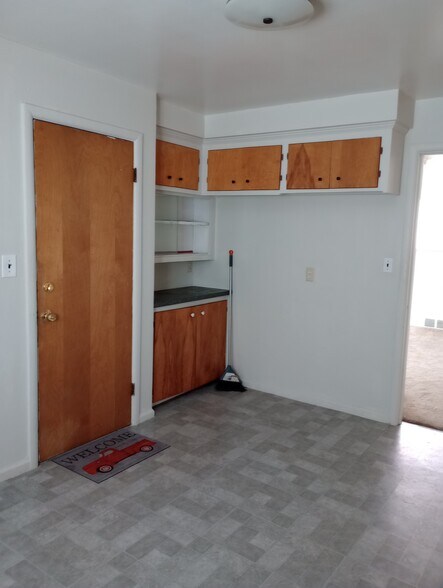 KITCHEN - 20216 Stratford Rd