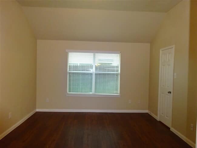 Building Photo - 2710 Bammelwood Dr