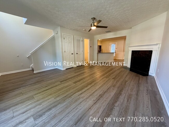 Building Photo - 2084 Manhattan Pkwy