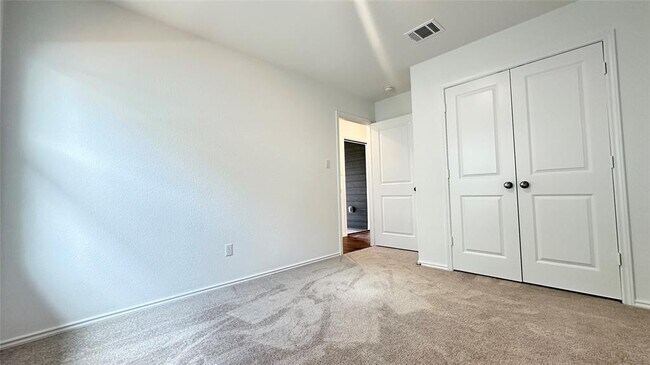 Building Photo - 310 Jeffers