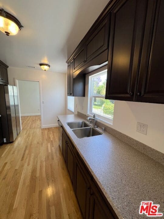 Building Photo - 15605 Berendo Ave