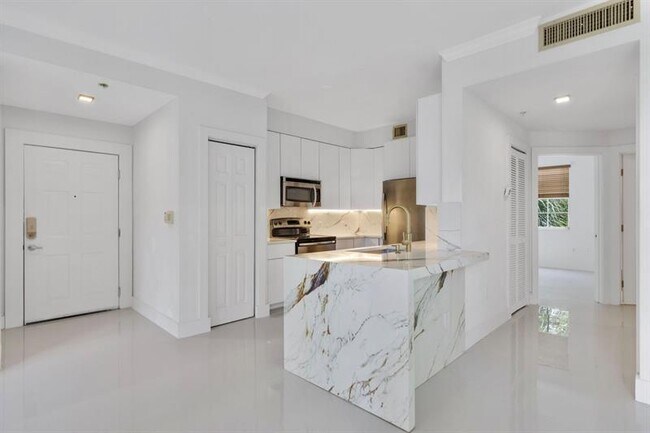 Primary Photo - 1803 N Flagler Dr