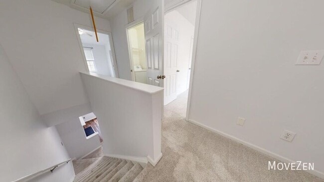Building Photo - 914 Hadel Pl