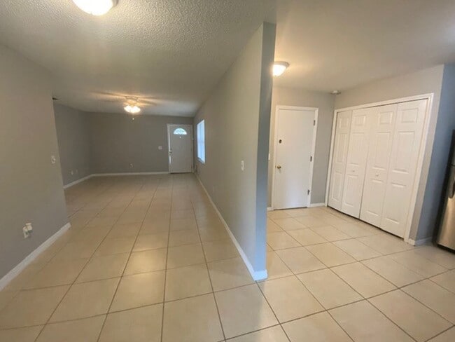 Building Photo - 2 Bedroom 2 Bath Duplex in Historic Downtown Orlando for RENT!