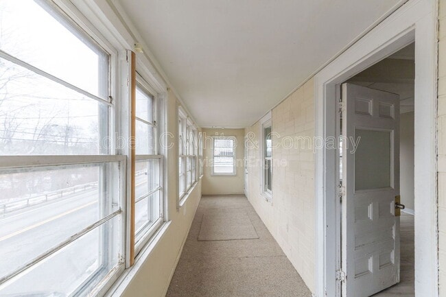 Building Photo - 314 Norwich Ave