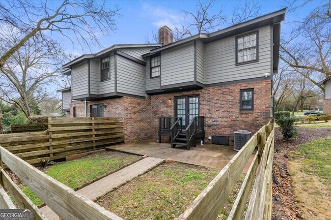 Building Photo - 541 N White St