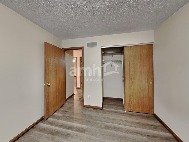 Building Photo - 1209 Nottingham Rd