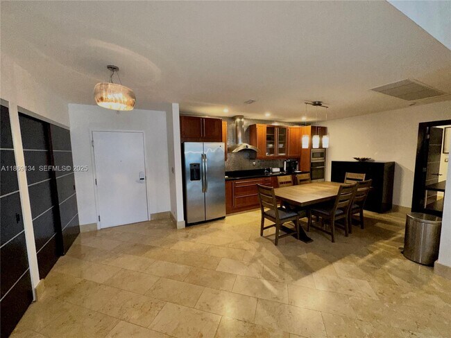 Building Photo - 2301 Collins Ave