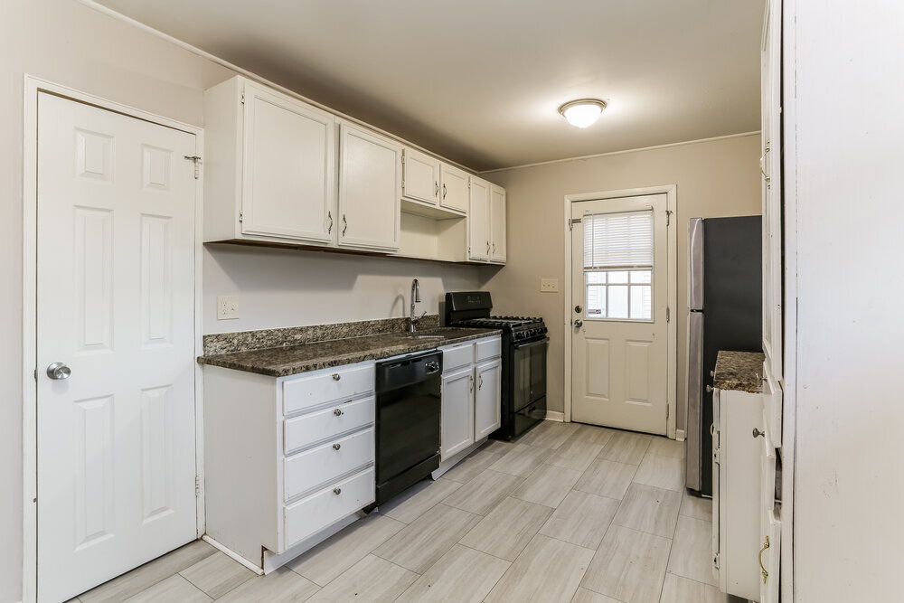 Building Photo - 1131 Lockwood Rd