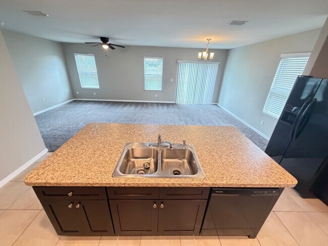 Building Photo - Fantastic 4 Bedroom, 2 Bathroom Home in New Smyrna Beach!!