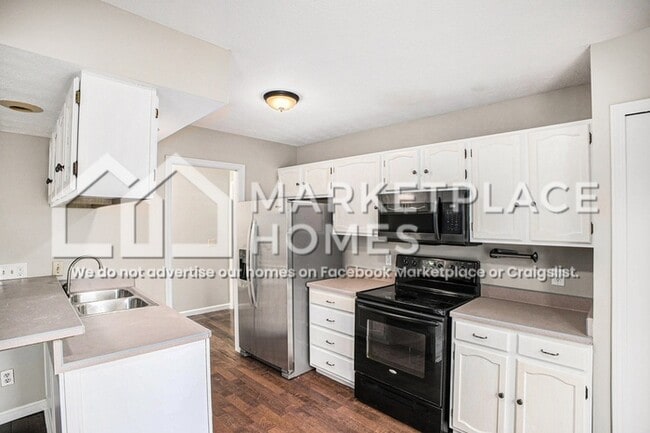 Building Photo - 2341 Graystone Dr