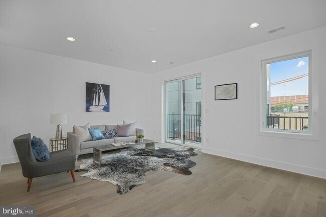 Building Photo - Pennsport Townhome with Garaged Parking