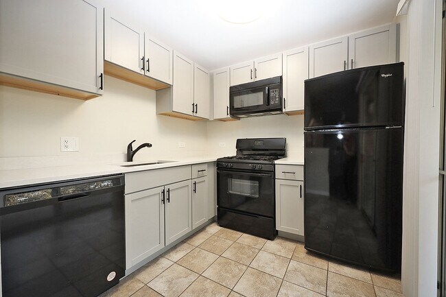 Building Photo - 40 N Victoria Ln